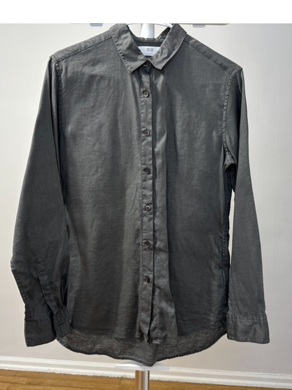 Uniqlo Dark Gray Button-Down Shirt size S